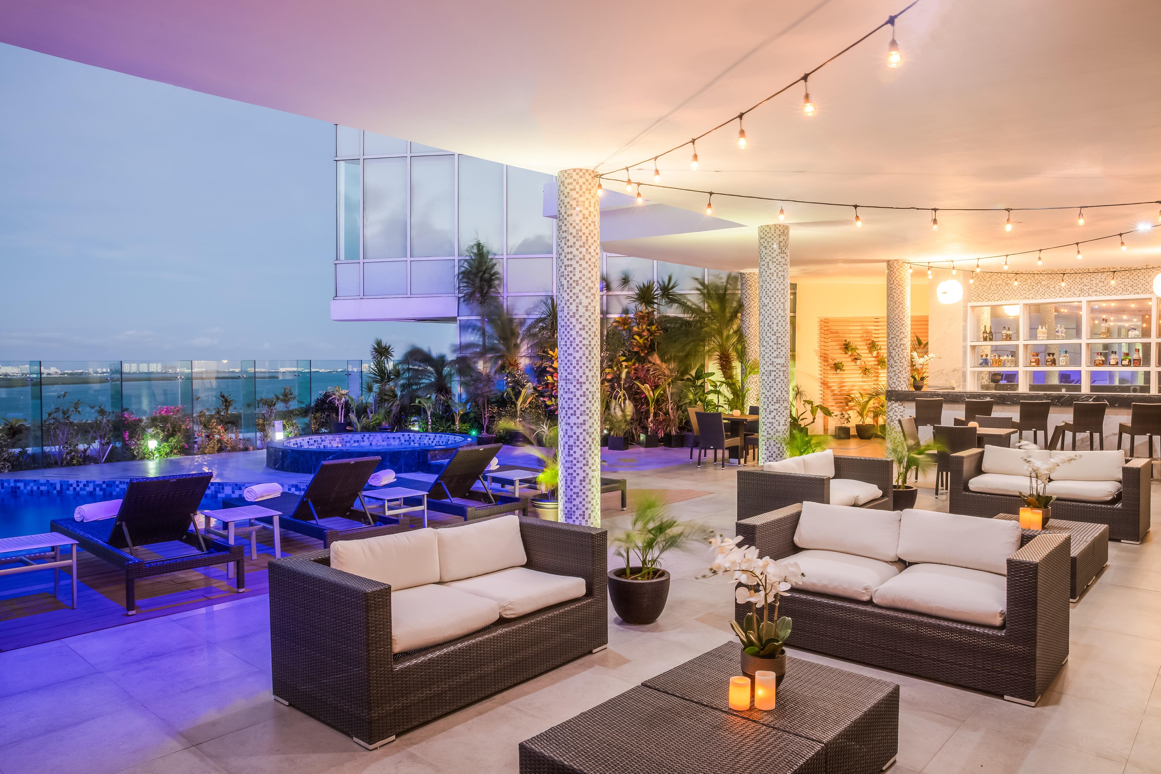 Fiesta Inn Cancun Las Americas Exterior photo