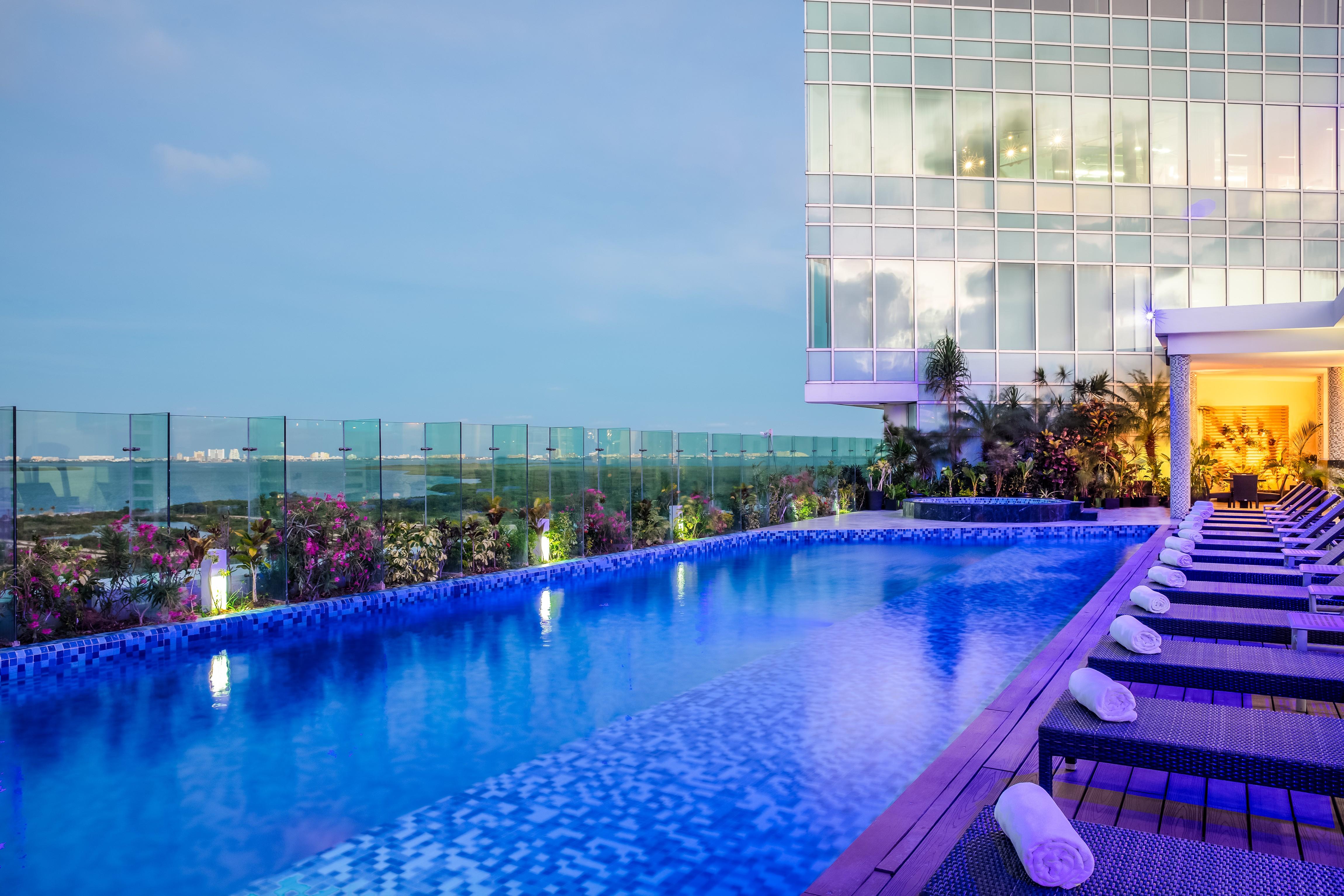 Fiesta Inn Cancun Las Americas Exterior photo