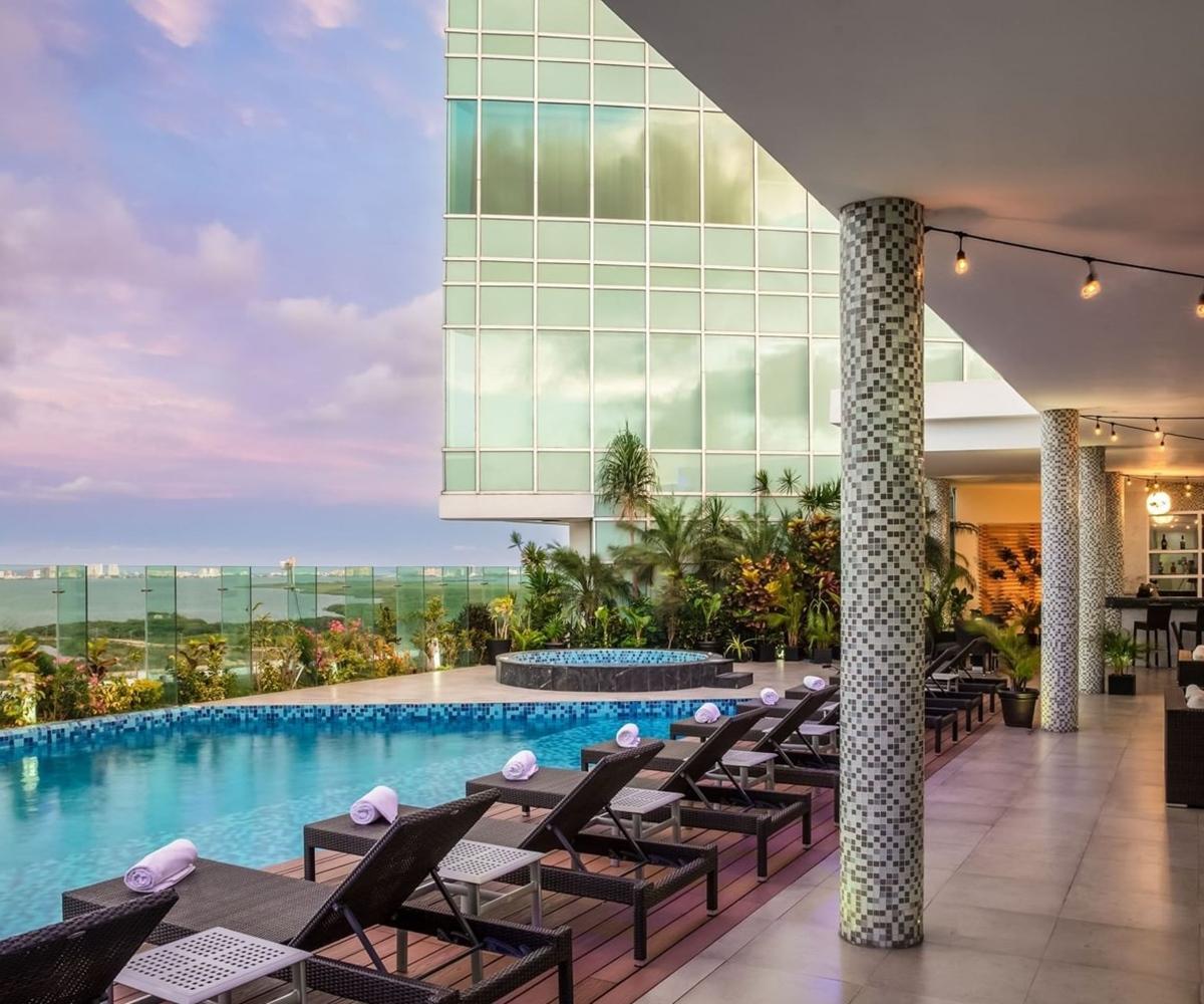 Fiesta Inn Cancun Las Americas Exterior photo