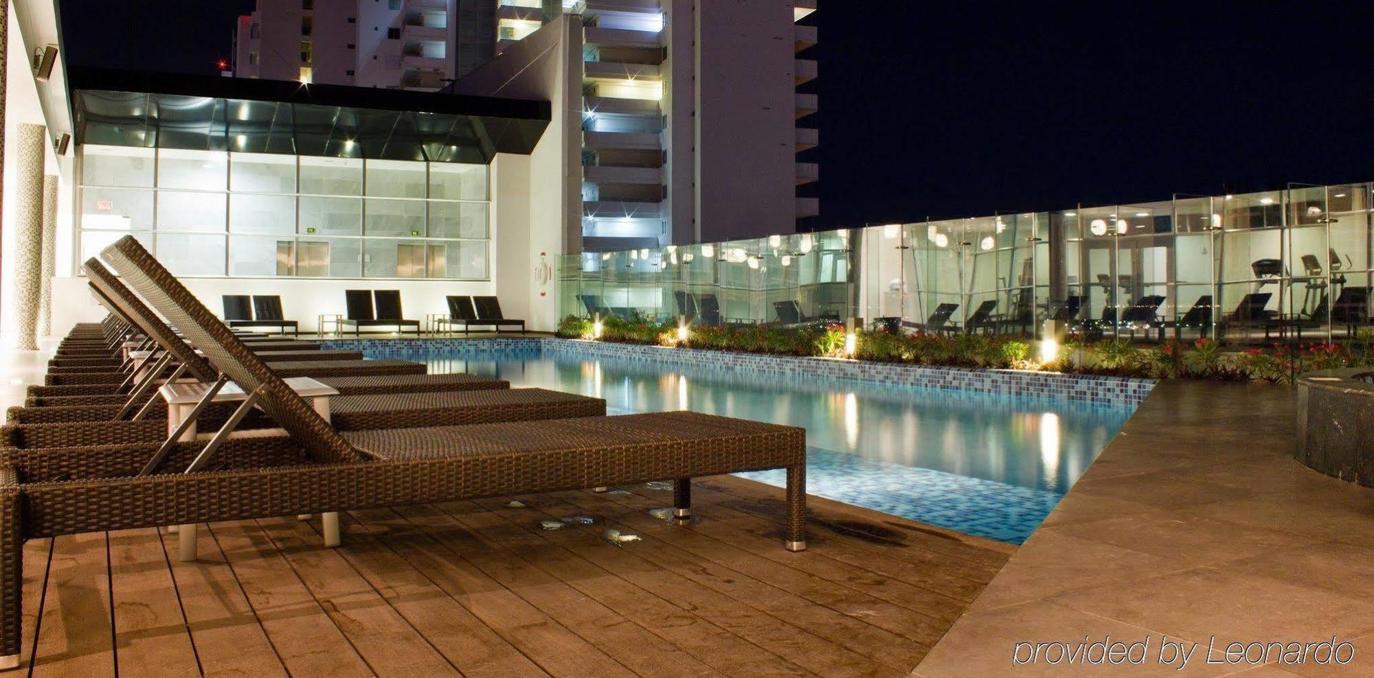 Fiesta Inn Cancun Las Americas Exterior photo
